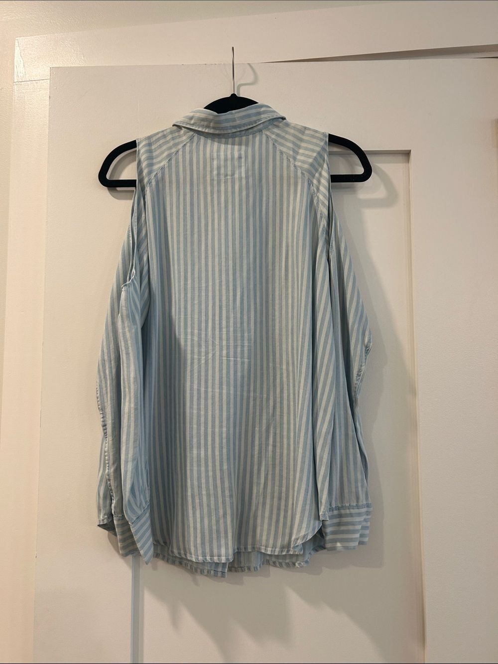 NWT Rails Blue & White Striped Off The Shoulder Button Down Top, Size Medium - Picture 6 of 8